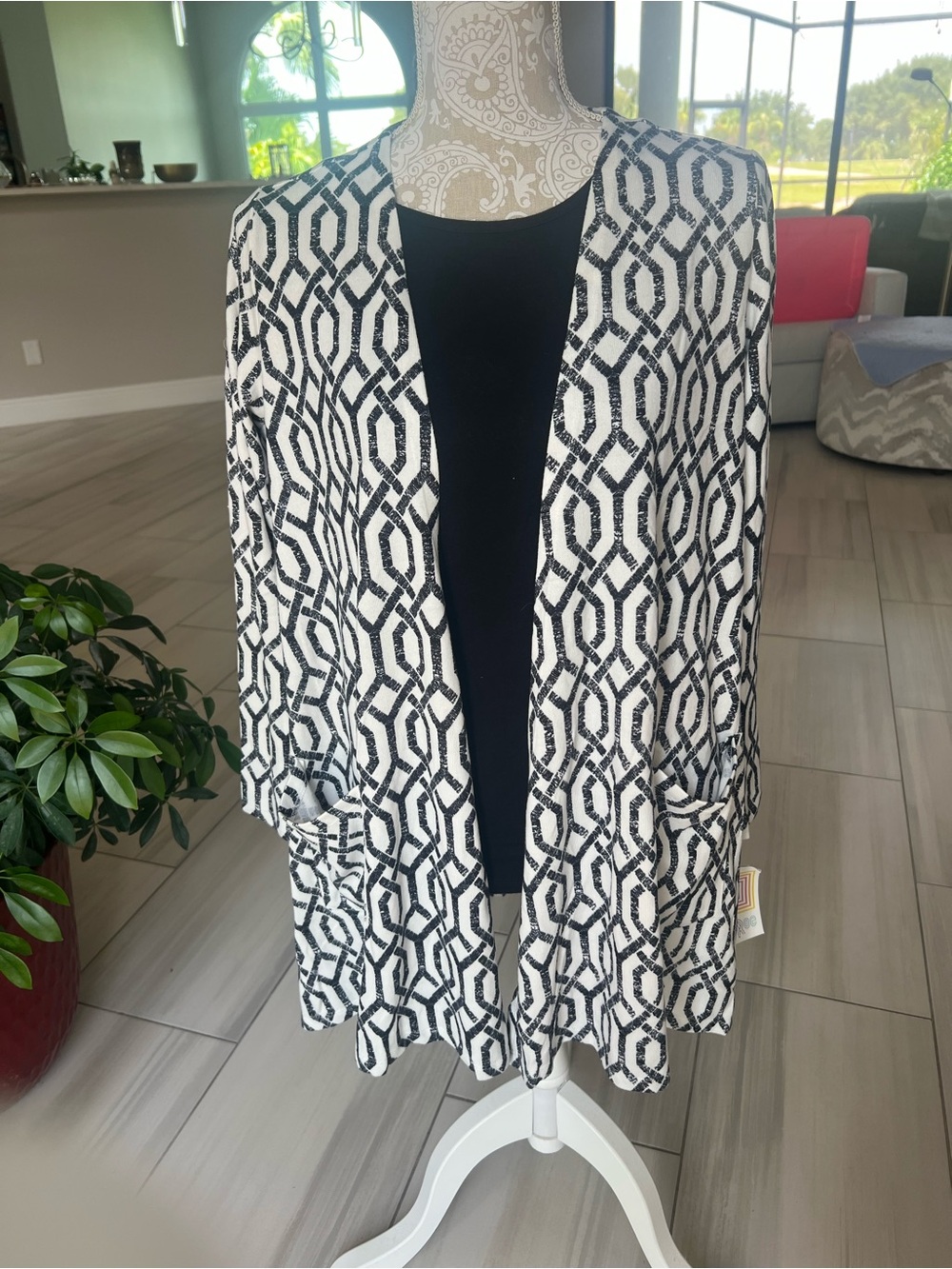 LuLaRoe Black & White Geometric Open-Front Blazer